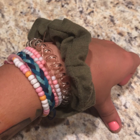 Scrunchie - Picture 10 of 11